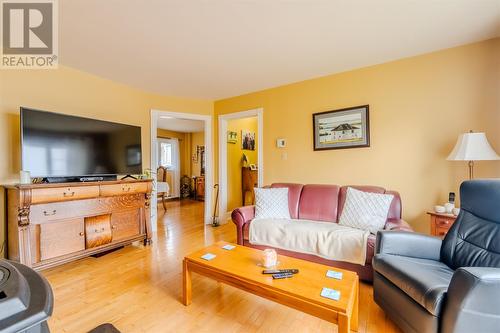 7 Dickinson Place, St. John'S, NL - Indoor Photo Showing Living Room