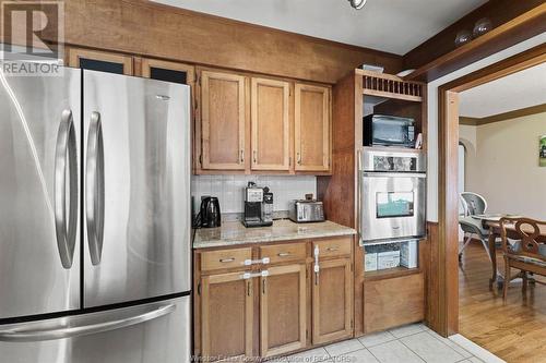 2916 Mckay Avenue, Windsor, ON - Indoor Photo Showing Kitchen