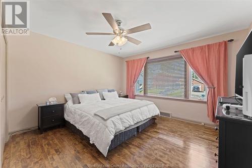 2916 Mckay Avenue, Windsor, ON - Indoor Photo Showing Bedroom