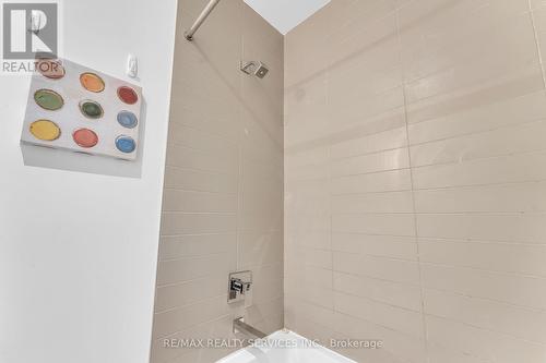 202 - 11 Charlotte Street, Toronto, ON - Indoor Photo Showing Bathroom