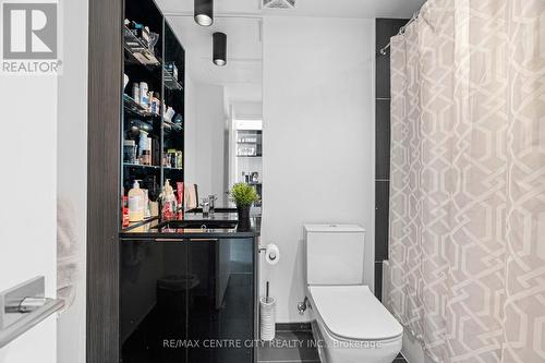 Lph5410 - 70 Temperance Street S, Toronto, ON - Indoor Photo Showing Bathroom