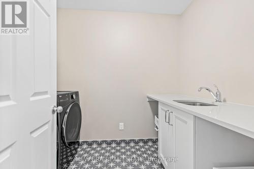 1347 Demers Avenue, Kingston, ON - Indoor Photo Showing Laundry Room