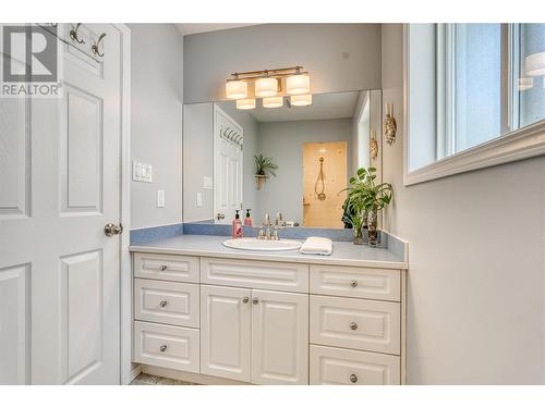 10931 Prior Place, Summerland, BC - Indoor Photo Showing Bathroom