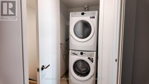 0110 - 7950 Bathurst Street, Vaughan, ON - Indoor Photo Showing Laundry Room
