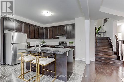 64 Frederick Pearson Street, East Gwillimbury, ON - Indoor Photo Showing Kitchen