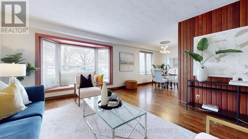 113 Cultra Square, Toronto, ON - Indoor Photo Showing Living Room