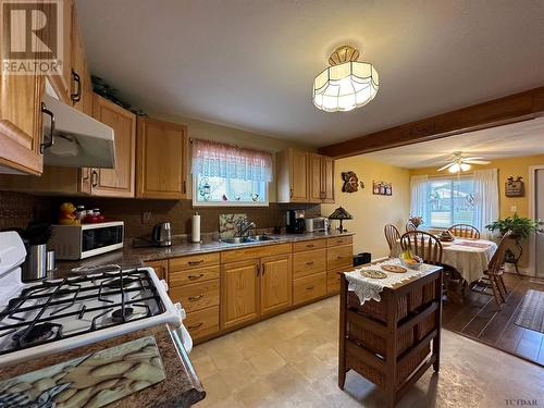 625 Paradis St, Iroquois Falls, ON - Indoor Photo Showing Kitchen With Double Sink