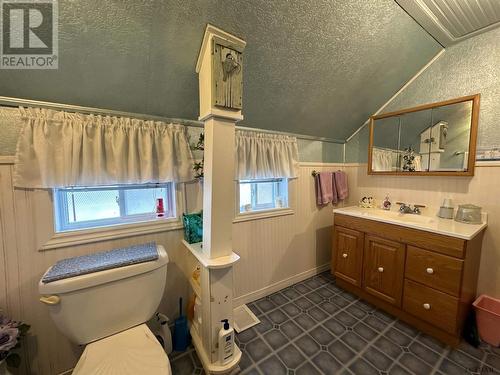 625 Paradis St, Iroquois Falls, ON - Indoor Photo Showing Bathroom