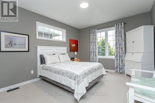 16 - 132 Robin Ridge Drive, Central Elgin, ON - Indoor Photo Showing Bedroom