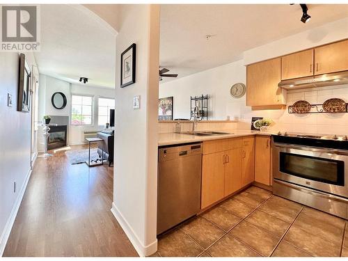 7600 Cottonwood Drive Unit# 409, Osoyoos, BC - Indoor Photo Showing Kitchen With Double Sink