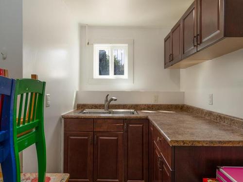 2087 Sunnycrest Ave, Kamloops, BC - Indoor Photo Showing Kitchen With Double Sink