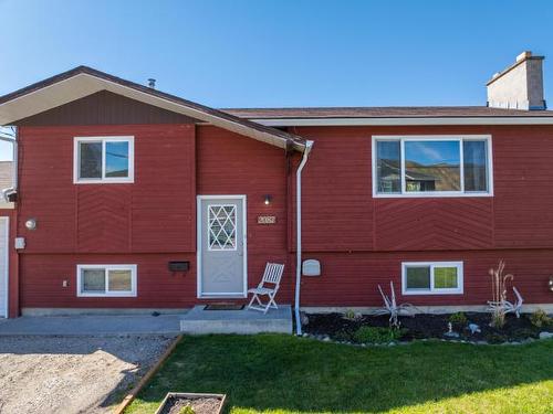 2087 Sunnycrest Ave, Kamloops, BC - Outdoor With Exterior