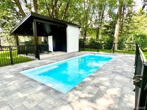 Piscine - 102-154 Rue Jean-Talon, Saint-Jean-Sur-Richelieu, QC - Outdoor With In Ground Pool With Backyard
