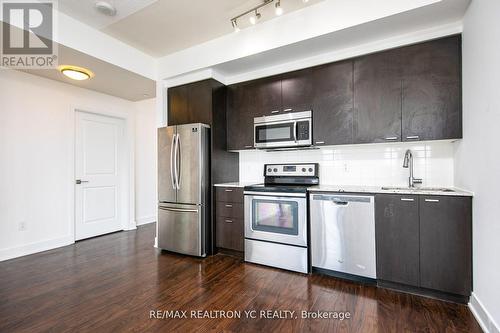 2507 - 88 Sheppard Avenue E, Toronto, ON - Indoor Photo Showing Kitchen