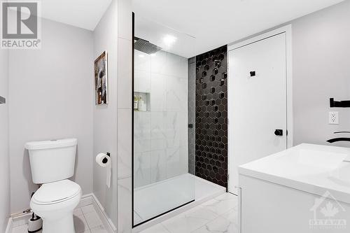 154 Spruce Street Unit#A, Ottawa, ON - Indoor Photo Showing Bathroom