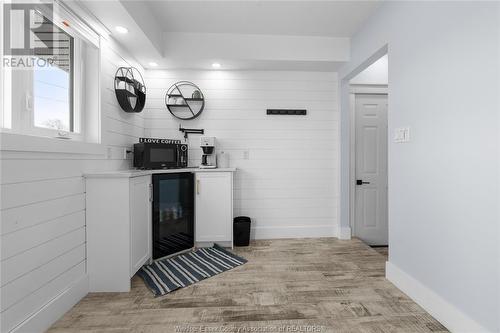 204 Robson Road, Leamington, ON - Indoor Photo Showing Laundry Room