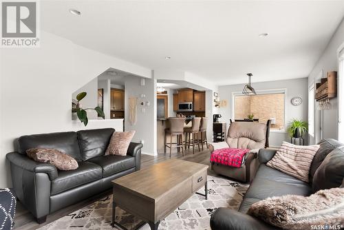 4414 Mcmillan Drive, Regina, SK - Indoor Photo Showing Living Room