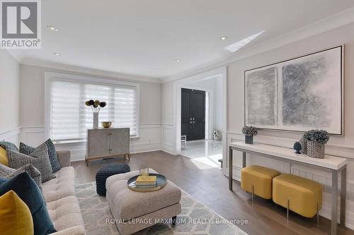 41 Villa Park Drive, Vaughan, ON - Indoor Photo Showing Living Room