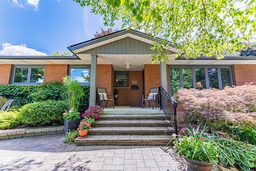 Impressive, well-designed entry for you and guests. - 28 Sunset Drive, Simcoe, ON - Outdoor