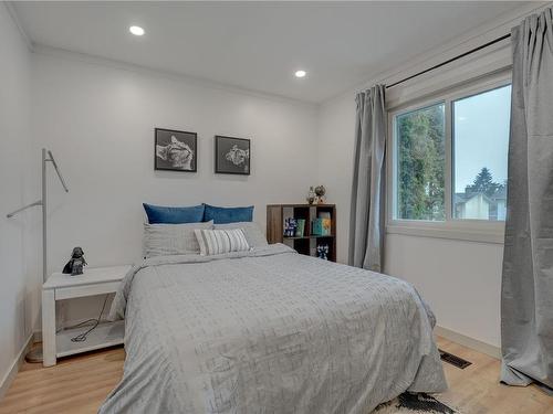 1607 Wycliffe Pl, Saanich, BC - Indoor Photo Showing Bedroom