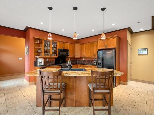 3872 Warren Ave, Royston, BC - Indoor Photo Showing Kitchen With Double Sink