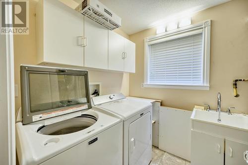 6812 Cabernet Place, Oliver, BC - Indoor Photo Showing Laundry Room