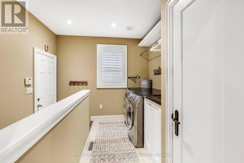 942 Nellie Little Crescent, Newmarket, ON - Indoor Photo Showing Laundry Room