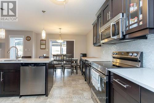 72 Treadwell Street, Aylmer, ON - Indoor Photo Showing Kitchen With Upgraded Kitchen
