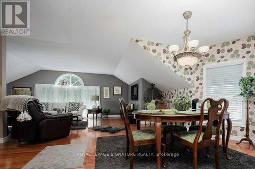 8087 Country Rd 2, Greater Napanee, ON - Indoor Photo Showing Dining Room