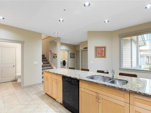 6411 Pachena Pl, Nanaimo, BC - Indoor Photo Showing Kitchen With Double Sink
