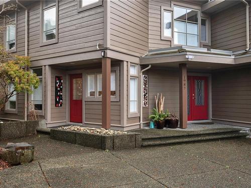 1987 Fairway Dr, Campbell River, BC - Outdoor With Facade