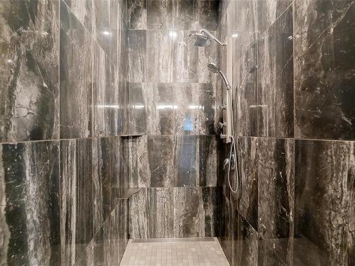 474 Davis Rd, Ladysmith, BC - Indoor Photo Showing Bathroom