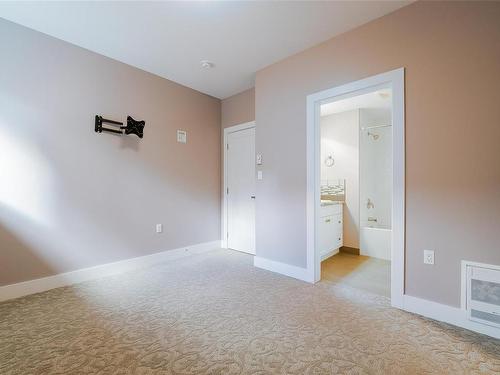 474 Davis Rd, Ladysmith, BC - Indoor Photo Showing Other Room