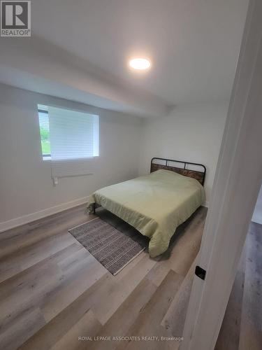 215 Bayview Avenue, Georgina, ON - Indoor Photo Showing Bedroom