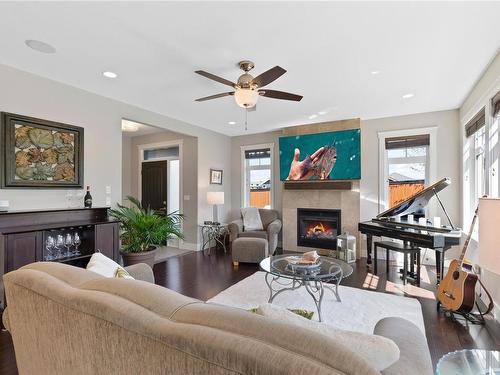552 Sandlewood Dr, Parksville, BC - Indoor Photo Showing Living Room With Fireplace