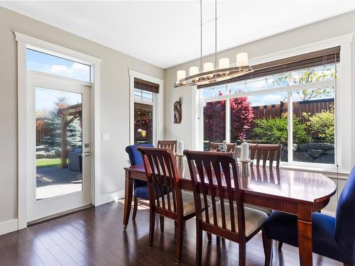 552 Sandlewood Dr, Parksville, BC - Indoor Photo Showing Dining Room