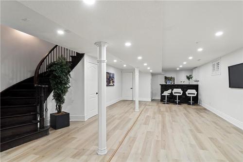 44 Davis Crescent, Hamilton, ON - Indoor Photo Showing Other Room