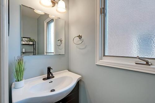 935 King Road|Unit #19, Burlington, ON - Indoor Photo Showing Bathroom
