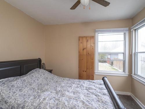 1108 Gore Street W, Thunder Bay, ON - Indoor Photo Showing Bedroom