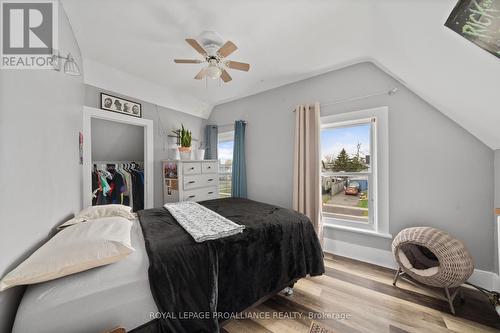 25 Francis Street, Quinte West, ON - Indoor Photo Showing Bedroom