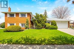 726 NETHERTON CRES  Mississauga, ON L4Y 2M4