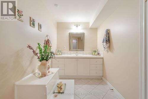 9534 Wellington 124 Road, Erin, ON - Indoor Photo Showing Bathroom