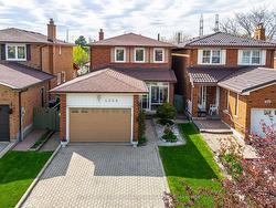 4368 Shelby Cres  Mississauga, ON L4W 3T3