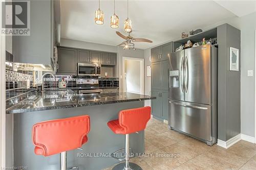 380 Griffith Street, London, ON - Indoor Photo Showing Kitchen With Double Sink