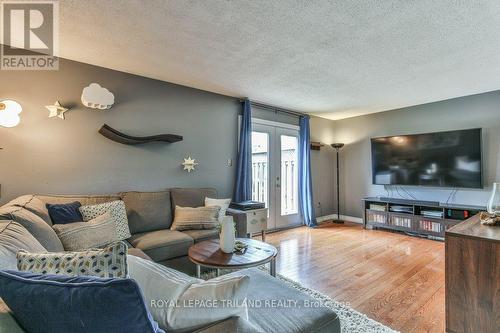 23 - 511 Admiral Drive, London, ON - Indoor Photo Showing Living Room