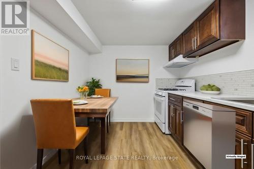 79 Delena Avenue N, Hamilton, ON - Indoor Photo Showing Kitchen