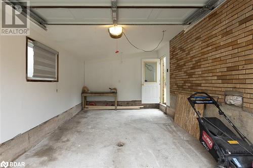 9630 Sunset Drive Drive, St. Thomas, ON - Indoor Photo Showing Garage