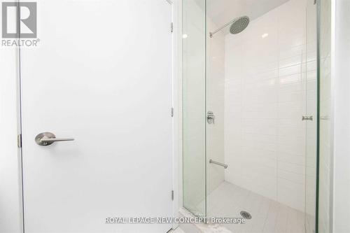 3006 - 2221 Yonge Street, Toronto C10, ON - Indoor Photo Showing Bathroom