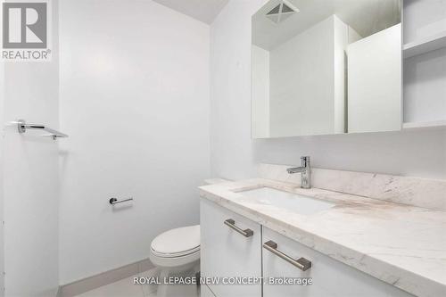 3006 - 2221 Yonge Street, Toronto, ON - Indoor Photo Showing Bathroom