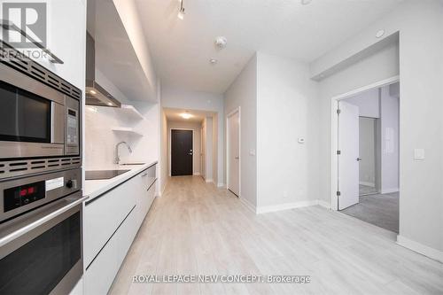 3006 - 2221 Yonge Street, Toronto, ON - Indoor Photo Showing Kitchen